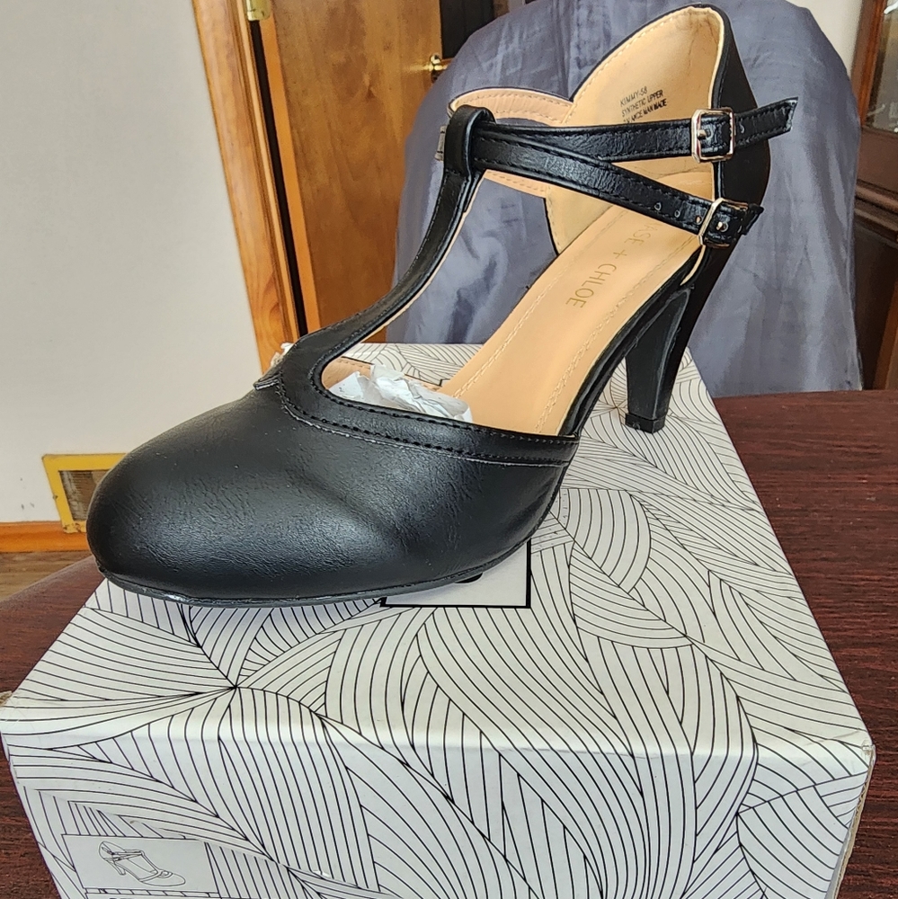 Chase & Chloe Kimmy-58 Women's Mary Jane T-Strap Round Toe Pump